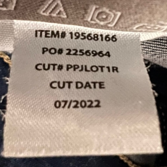 Torrid Blue Straight Leg Distressed Jeans Size 2x - Picture 10 of 11